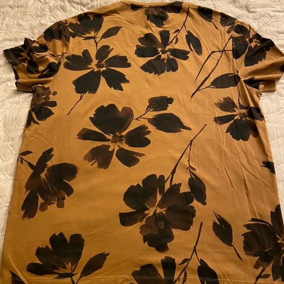 Express Brand Floral Fashion Tee-Shirt - Picture 2 of 2